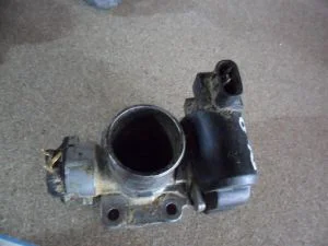 TOYOTA COROLLA 2006 ÇIKMA HASARLI BOĞAZ KELEBEĞİ GÖVDESİ 2005 - 2006 - 2007 Arası Modellerle Uyumludur