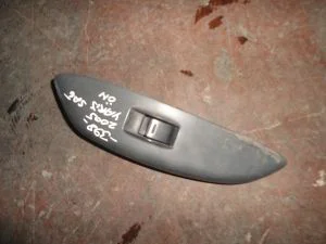 TOYOTA YARIS 2003 ÇIKMA SAĞ ÖN CAM DÜĞMESİ 2000 - 2001 - 2002 - 2003 - 2004 - 2005 - 2006 Arası Modellerle Uyumludur
