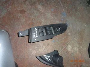 TOYOTA COROLLA 2014 ÇIKMA SOL ÖN CAM DÜĞMESİ PLASTİK ÇERÇEVESİ 2013 - 2014 - 2015 - 2016 Arası Modellerle Uyumludur