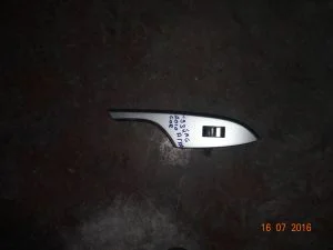 TOYOTA COROLLA 2012 ÇIKMA SAĞ ARKA CAM DÜĞMESİ PLASTİK ÇERÇEVESİ 2011 - 2012 - 2013 Arası Modellerle Uyumludur