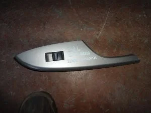 TOYOTA COROLLA 2008 ÇIKMA SAĞ ARKA CAM DÜĞMESİ 2007 - 2008 - 2009 - 2010 Arası Modellerle Uyumludur