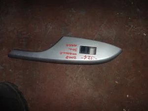 TOYOTA COROLLA 2008 ÇIKMA SOL ARKA CAM DÜĞMESİ 2007 - 2008 - 2009 - 2010 Arası Modellerle Uyumludur
