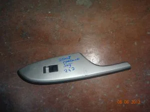 TOYOTA COROLLA 2008 ÇIKMA SAĞ ÖN CAM DÜĞMESİ PLASTİK ÇERÇEVESİ 2007 - 2008 - 2009 - 2010 Arası Modellerle Uyumludur