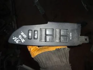 TOYOTA COROLLA 2017 ÇIKMA SOL ÖN CAM DÜĞMESİ PLASTİK ÇERÇEVESİ 2017 - 2018 Arası Modellerle Uyumludur