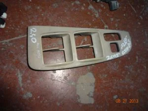 TOYOTA COROLLA 2017 ÇIKMA SOL ÖN CAM DÜĞMESİ PLASTİK ÇERÇEVESİ 2017 - 2018 Arası Modellerle Uyumludur