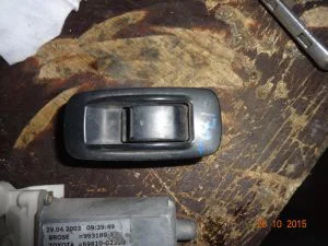 TOYOTA COROLLA 2006 ÇIKMA ARKA CAM DÜĞMESİ 2005 - 2006 - 2007 Arası Modellerle Uyumludur