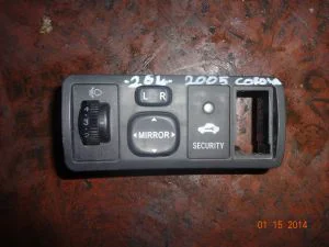 TOYOTA COROLLA 2006 ÇIKMA AYNA AYAR DÜĞMESİ 2005 - 2006 - 2007 Arası Modellerle Uyumludur