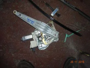 TOYOTA COROLLA 2004 ÇIKMA SAĞ ARKA CAM KİRKOSU 2002 - 2003 - 2004 - 2005 - 2006 - 2007 Arası Modellerle Uyumludur