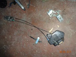 TOYOTA COROLLA 2004 ÇIKMA SOL ARKA KAPI KİLİDİ 2002 - 2003 - 2004 - 2005 - 2006 - 2007 Arası Modellerle Uyumludur