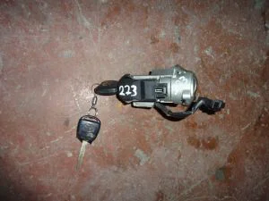 TOYOTA COROLLA 2003 ÇIKMA ANAHTAR 2002 - 2003 - 2004 Arası Modellerle Uyumludur