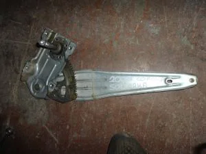 TOYOTA COROLLA 2004 ÇIKMA SOL ARKA MANUEL CAM KİRKOSU 2002 - 2003 - 2004 - 2005 - 2006 - 2007 Arası Modellerle Uyumludur