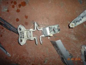 TOYOTA HILUX 2008 ÇIKMA SAĞ ARKA KAPI ALT MENTEŞESİ 2006 - 2007 - 2008 - 2009 Arası Modellerle Uyumludur