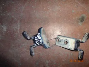 TOYOTA HILUX 2008 ÇIKMA SOL ARKA KAPI ÜST MENTEŞESİ 2006 - 2007 - 2008 - 2009 Arası Modellerle Uyumludur