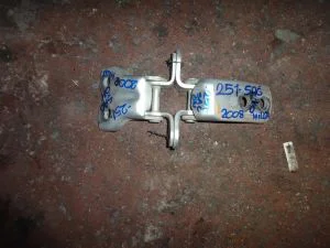 TOYOTA HILUX 2008 ÇIKMA SAĞ ÖN ALT KAPI MENTEŞESİ 2006 - 2007 - 2008 - 2009 Arası Modellerle Uyumludur