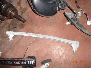 TOYOTA HILUX 2014 ÇIKMA SAĞ ÖN KAPI İÇ DEMİRİ 2012 - 2013 - 2014 - 2015 Arası Modellerle Uyumludur