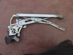 TOYOTA AVENSIS 2013 ÇIKMA SAĞ ÖN CAM MOTORU 2013 - 2014 Arası Modellerle Uyumludur