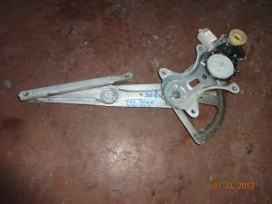 TOYOTA VERSO 2005 ÇIKMA SOL ÖN CAM MOTORU 2004 - 2005 - 2006 - 2007 - 2008 - 2009 Arası Modellerle Uyumludur