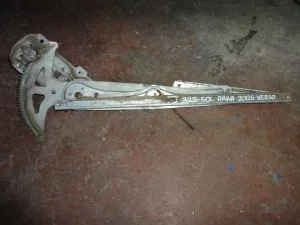 TOYOTA VERSO 2005 ÇIKMA SOL ARKA MANUEL CAM KİRKOSU 2004 - 2005 - 2006 - 2007 - 2008 - 2009 Arası Modellerle Uyumludur