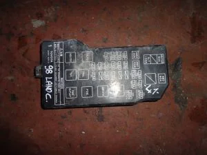 TOYOTA LAND CRUISER 1998 ÇIKMA MOTOR SİGORTA KUTUSU ÜST KAPAĞI 1996 - 1997 - 1998 - 1999 Arası Modellerle Uyumludur