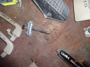 TOYOTA COROLLA HB 2006 ÇIKMA ARKA KAPI GERGİ DEMİRİ 2005 - 2006 - 2007 Arası Modellerle Uyumludur
