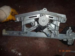 HONDA CIVIC HB 2010 ÇIKMA SAĞ ÖN CAM MOTORU 2009 - 2010 - 2011 Arası Modellerle Uyumludur