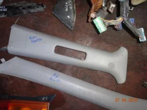 HONDA CRV 2000 ÇIKMA SAĞ ÜST ORTA DİREK PLASTİĞİ 1999 - 2000 - 2001 Arası Modellerle Uyumludur