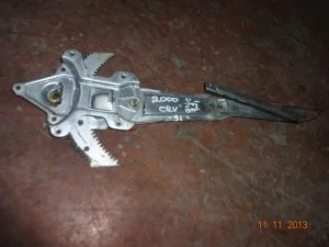 HONDA CRV 2000 ÇIKMA SAĞ ÖN CAM KİRKOSU 1999 - 2000 - 2001 Arası Modellerle Uyumludur