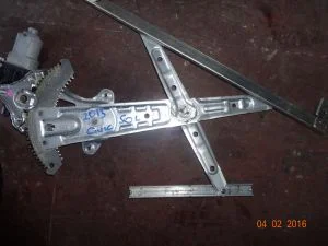 HONDA CIVIC 2014 ÇIKMA SOL ÖN CAM KİRKOSU 2012 - 2013 - 2014 - 2015 - 2016 Arası Modellerle Uyumludur