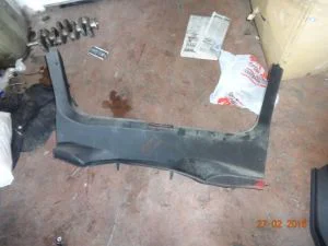 MAZDA 3 2004 ÇIKMA ARKA PANEL ÜSTÜ PLASTİĞİ 2003 - 2004 - 2005 - 2006 - 2007 Arası Modellerle Uyumludur
