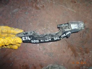 TOYOTA HILUX 2014 ÇIKMA HASARLI SOL ARKA DIŞ AÇMA KOLU İÇ PARÇASI 2012 - 2013 - 2014 - 2015 Arası Modellerle Uyumludur