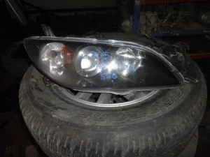 MAZDA 3 2004 ÇIKMA HAFİF HASARLI SAĞ FAR 2003 - 2004 - 2005 - 2006 - 2007 Arası Modellerle Uyumludur