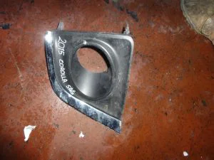 TOYOTA COROLLA 2014 ÇIKMA HAFİF HASARLI SAĞ SİS FARI KAPAĞI 2013 - 2014 - 2015 - 2016 Arası Modellerle Uyumludur