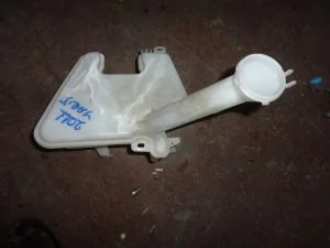 TOYOTA YARIS 2008 ÇIKMA HAFİF HASARLI CAM SU BİDONU 2006 - 2007 - 2008 - 2009 - 2010 - 2011 Arası Modellerle Uyumludur