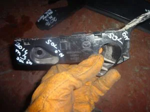 MAZDA 3 2015 ÇIKMA HAFİF HASARLI SOL ÖN TAMPON BRAKETİ 2014 - 2015 - 2016 - 2017 - 2018 Arası Modellerle Uyumludur