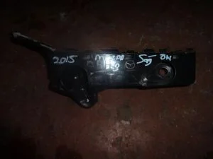MAZDA 3 2015 ÇIKMA HAFİF HASARLI SAĞ ÖN TAMPON BRAKETİ 2014 - 2015 - 2016 - 2017 - 2018 Arası Modellerle Uyumludur