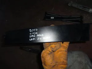 HONDA CIVIC 2018 ÇIKMA HAFİF HASARLI SAĞ ARKA KAPI DIŞ ÇITASI 2016 - 2017 - 2018 - 2019 - 2020 - 2021 Arası Modellerle Uyumludur