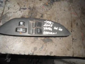 TOYOTA YARIS 2005 ÇIKMA HAFİF HASARLI SOL ÖN CAM DÜĞMESİ 2004 - 2005 - 2006 Arası Modellerle Uyumludur