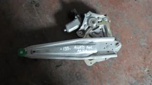 TOYOTA AURIS 2008 ÇIKMA SOL ARKA CAM KİRKOSU 2007 - 2008 - 2009 - 2010 Arası Modellerle Uyumludur