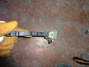 MAZDA 3 2004 ÇIKMA SAĞ ÖN KAPI GERGİ DEMİRİ 2003 - 2004 - 2005 - 2006 - 2007 Arası Modellerle Uyumludur