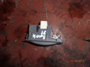 TOYOTA RAV4 2002 ÇIKMA SAĞ ÖN CAM DÜĞMESİ 2001 - 2002 - 2003 Arası Modellerle Uyumludur