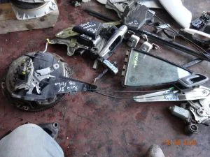 TOYOTA RAV4 2002 ÇIKMA SAĞ ARKA KAPI İÇ AÇMA KOLU 2001 - 2002 - 2003 Arası Modellerle Uyumludur