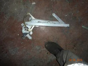 TOYOTA YARIS 2008 ÇIKMA SAĞ ÖN CAM MOTORU 2006 - 2007 - 2008 - 2009 Arası Modellerle Uyumludur