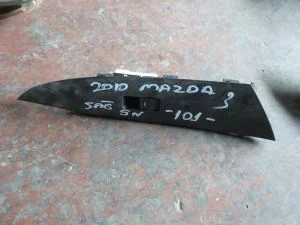 MAZDA 3 2010 ÇIKMA SAĞ ÖN CAM DÜĞMESİ PLASTİK ÇERÇEVESİ 2009 - 2010 - 2011 Arası Modellerle Uyumludur