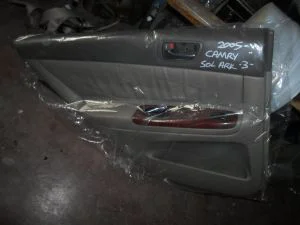 TOYOTA CAMRY 2004 ÇIKMA SOL ARKA CAM DÜĞMESİ PLASTİK ÇERÇEVESİ 2003 - 2004 - 2005 Arası Modellerle Uyumludur