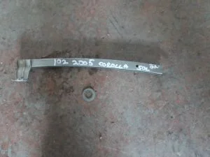 TOYOTA COROLLA HB 2006 ÇIKMA SOL ÖN KISA KAPI İÇ DEMİRİ 2005 - 2006 - 2007 Arası Modellerle Uyumludur