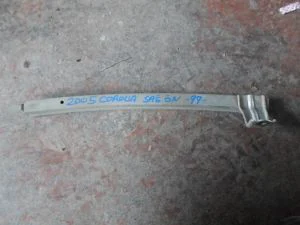 TOYOTA COROLLA 2006 ÇIKMA SAĞ ÖN KISA KAPI İÇ DEMİRİ 2005 - 2006 - 2007 Arası Modellerle Uyumludur
