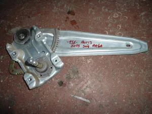 TOYOTA AURIS 2014 ÇIKMA SAĞ ARKA MANUEL CAM KİRKOSU 2013 - 2014 - 2015 Arası Modellerle Uyumludur