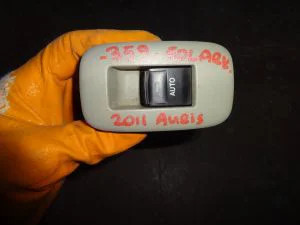 TOYOTA AURIS 2011 ÇIKMA SOL ARKA CAM DÜĞMESİ 2011 - 2012 Arası Modellerle Uyumludur