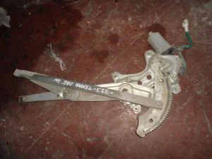 TOYOTA COROLLA 1999 ÇIKMA SAĞ ÖN CAM KİRKOSU 1999 - 2000 Arası Modellerle Uyumludur