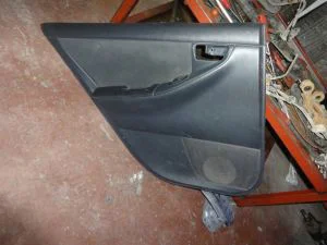 TOYOTA COROLLA 2006 ÇIKMA SOL ARKA CAM DÜĞMESİ PLASTİK ÇERÇEVESİ 2005 - 2006 - 2007 Arası Modellerle Uyumludur